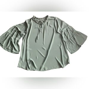 boho flowy sage green boho festival popover flirty blouse Feminine ruffles 18/20